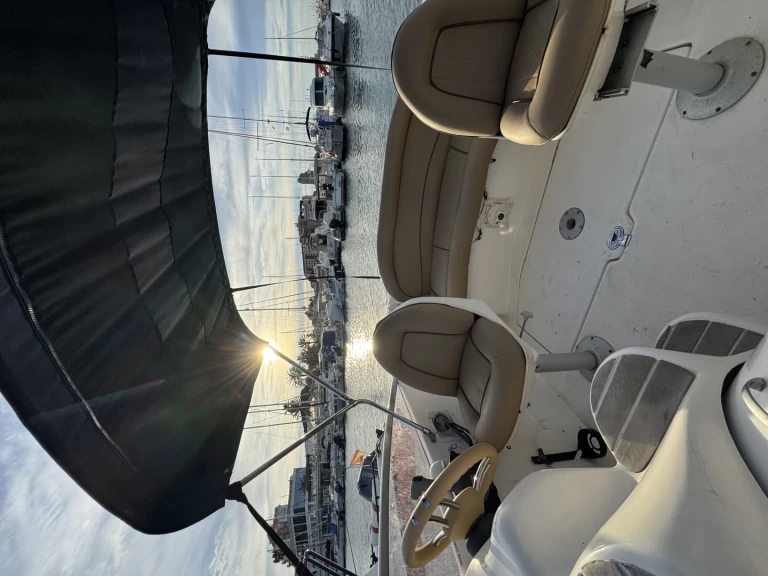Rio Rio 550 Cruiser charter bareboat eller skeppad i Denia