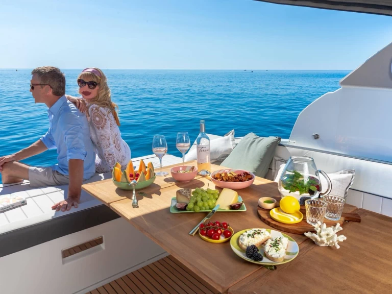 Hyra Motorbåt  med eller utan skeppare Jeanneau Neapel 