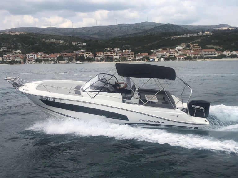Jeanneau Cap Camarat 7.5 WA Serie 2 charter bareboat eller skeppad i Trogir 