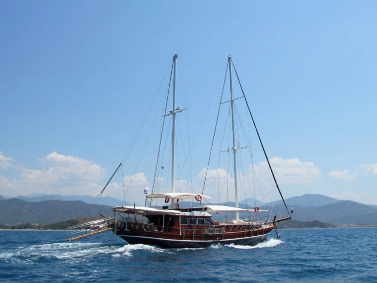 Yacht charter Fethiye billig wooden