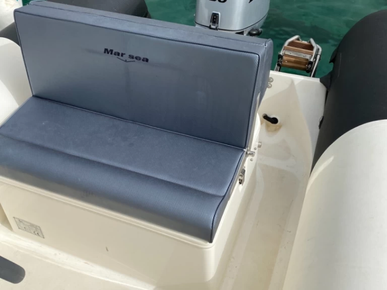 Hyra RIB med eller utan skeppare Marsea Porto Pollo 
