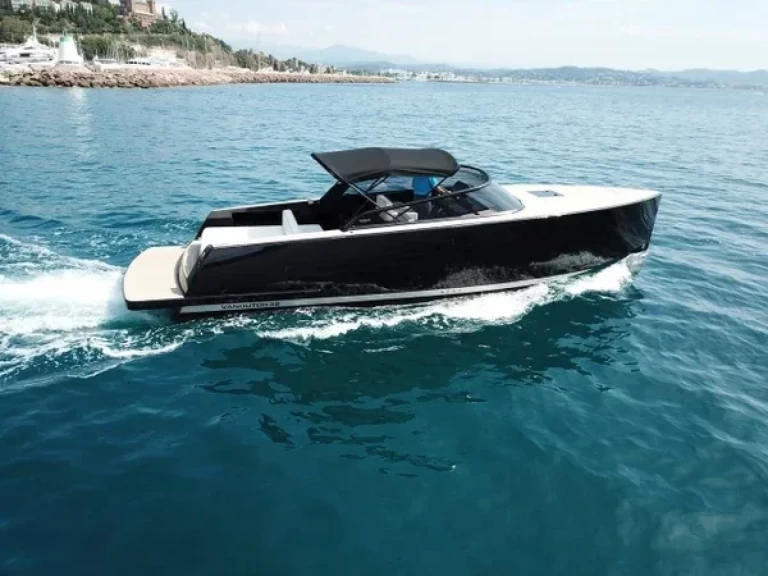 VanDutch 32 Spectre charter bareboat eller skeppad i Théoule-sur-Mer