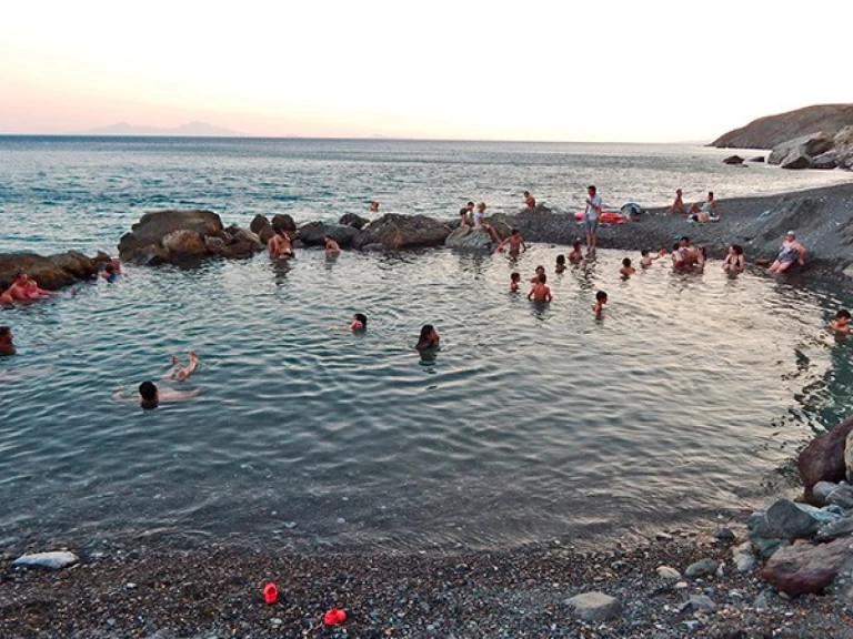 Uthyrning Motorbåt  Rinker med en båtlicens 