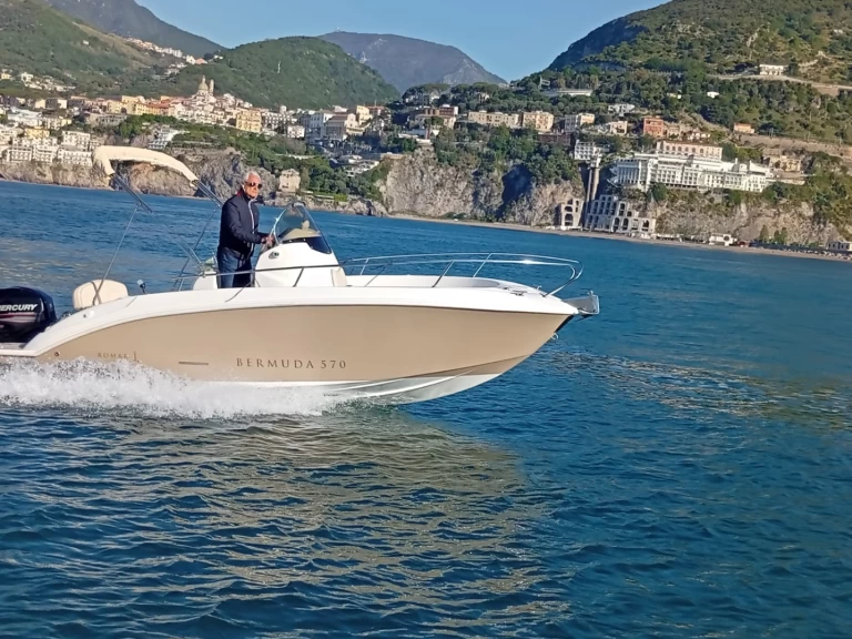 Uthyrning Motorbåt  Romar med en båtlicens 