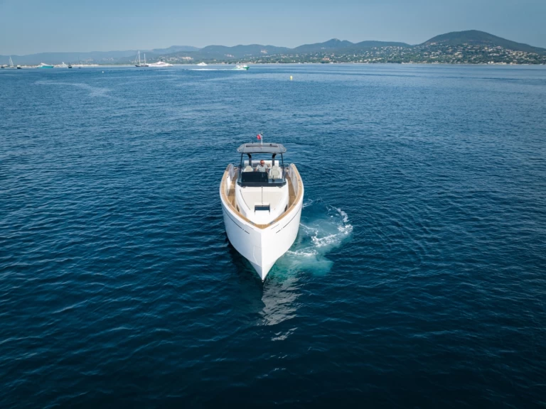 Uthyrning Motorbåt  Pardo Yachts med en båtlicens 