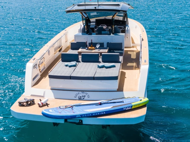 Yacht charter Port Grimaud billig Pardo 43