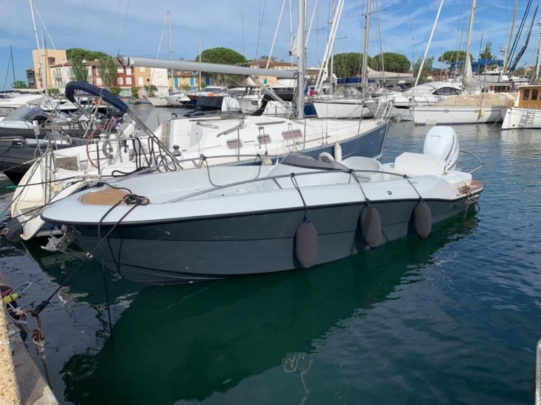 Yacht charter Port Grimaud billig Libra open
