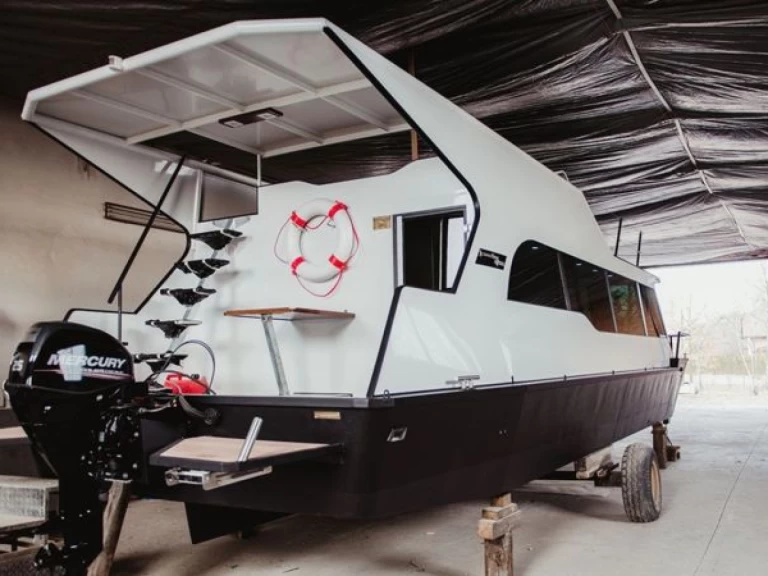 Yacht charter Mělník billig YB35