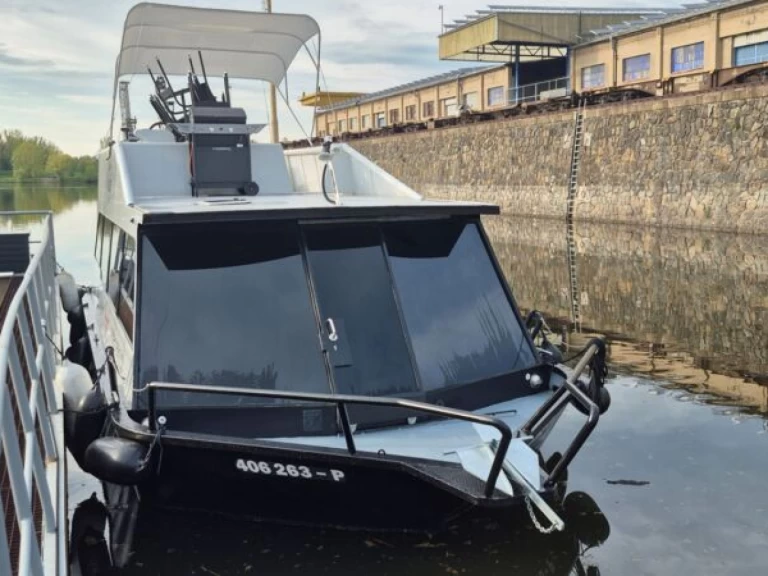 Uthyrning Motorbåt  i Mělník - Traweller YB35