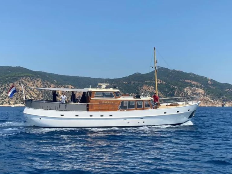 Båtuthyrning Kok Vinkeveen 1830 i Barcelona på Samboat 