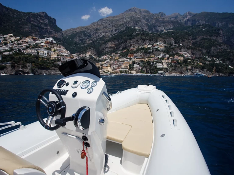 Hyr en Callegari 550 Porto di Salerno 