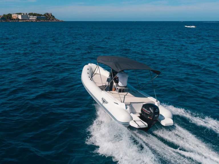 Hyr en Trimarchi 58 Palermo 