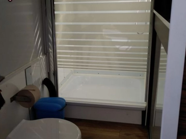 Traweller YB35 charter bareboat eller skeppad i České Vrbné