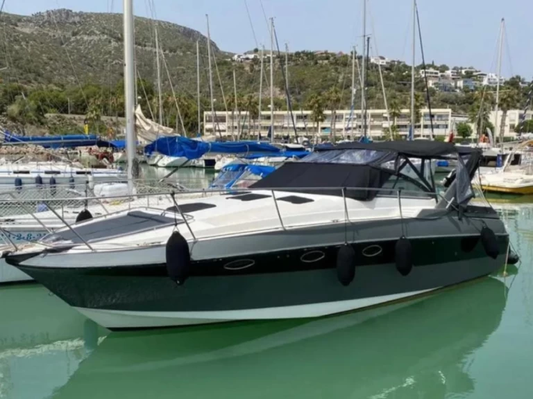 Uthyrning Motorbåt  Larson med en båtlicens 