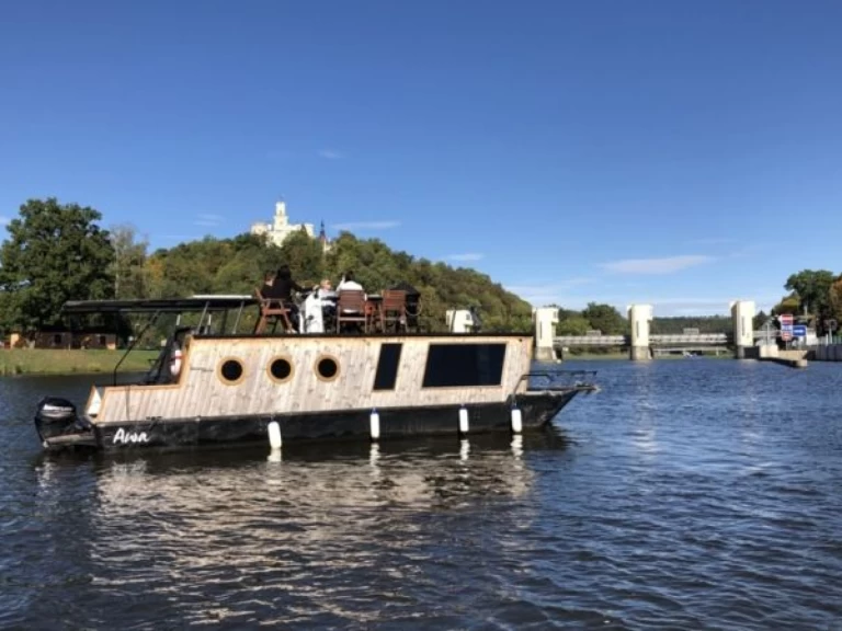 Uthyrning Motorbåt  Traweller med en båtlicens 