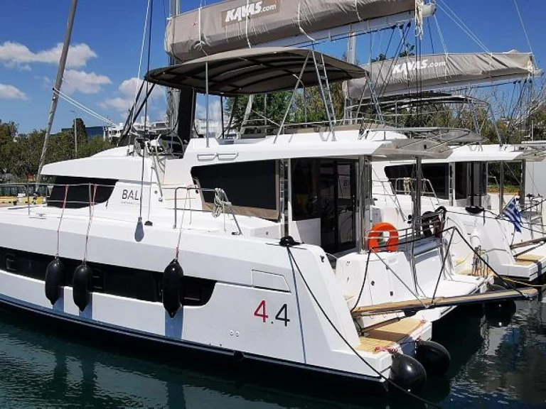 Hyra Katamaran  med eller utan skeppare Bali Catamarans Alimos 