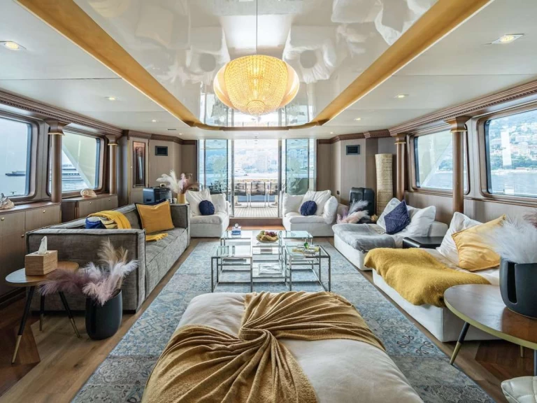 Lyx yacht för uthyrning Imperia till det bästa priset 