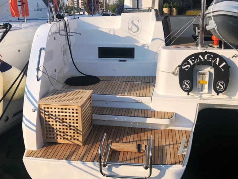 Hyra Katamaran  med eller utan skeppare Lagoon Piso Livadi 