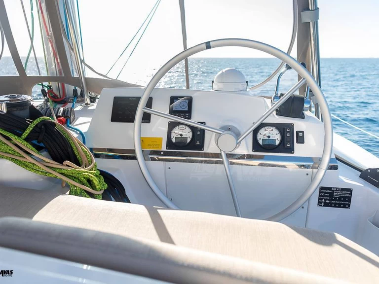 Bali Catamarans Bali 4.2 charter bareboat eller skeppad i Lefkáda