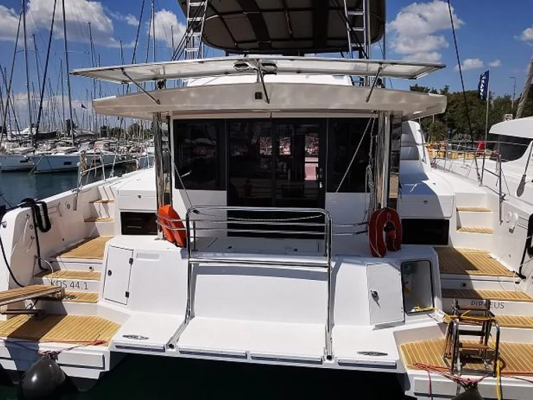 Yacht charter Alimos billig Bali 4.4