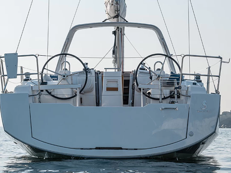 Uthyrning Segelbåt  Bénéteau med en båtlicens 
