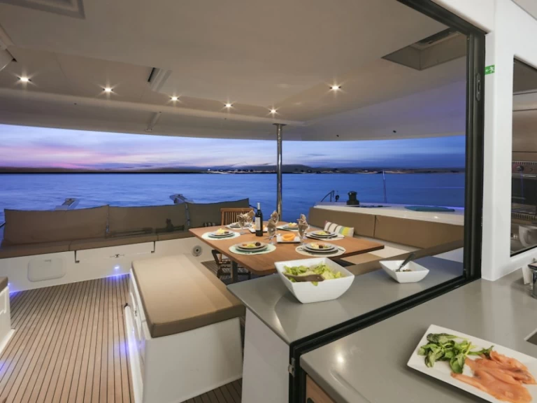 Hyra Katamaran  med eller utan skeppare Fountaine Pajot Belize City 
