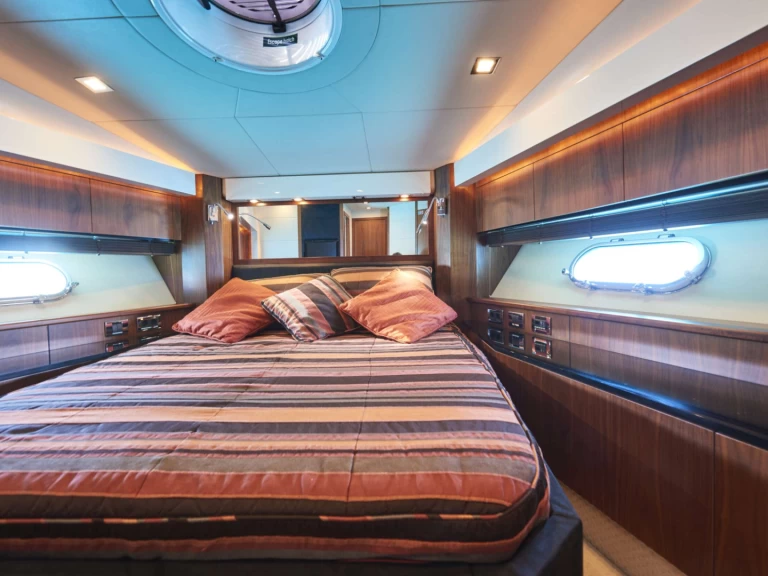 Lyx yacht för uthyrning Valletta till det bästa priset 