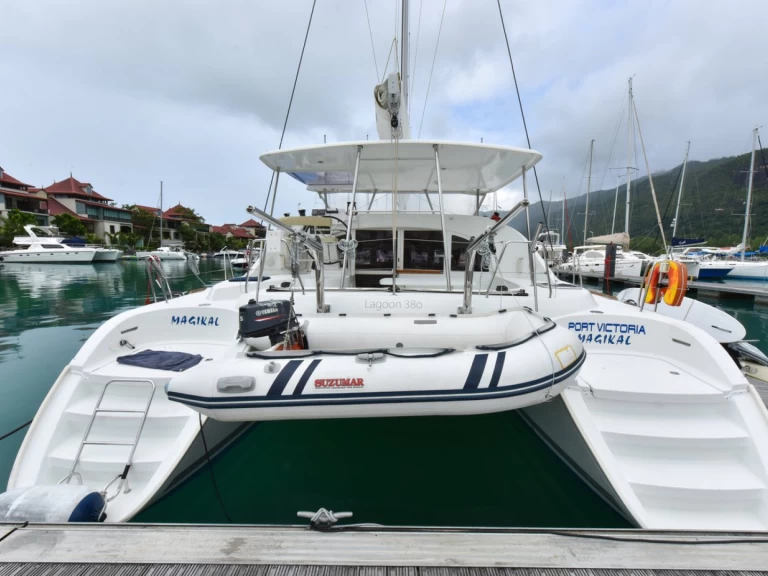 Lagoon Lagoon 380 charter bareboat eller skeppad i Ko Samui (Koh Samui)