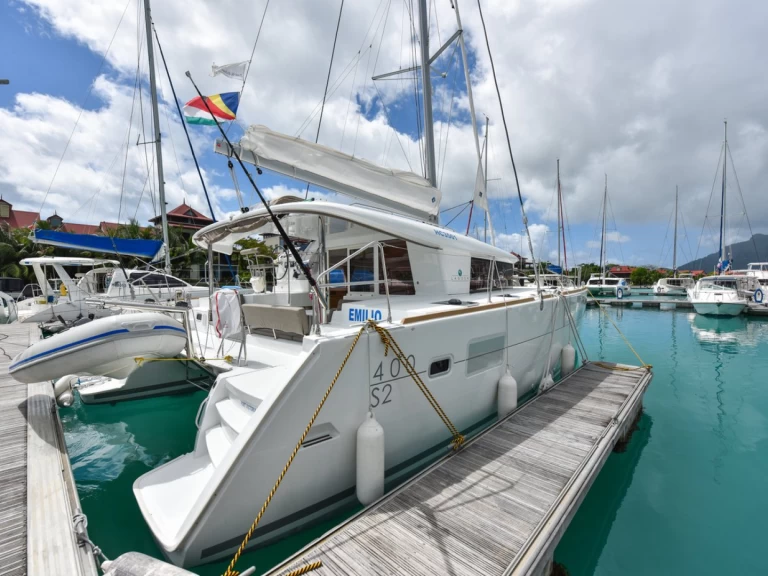 Lagoon Lagoon 400 charter bareboat eller skeppad i Ko Samui (Koh Samui)