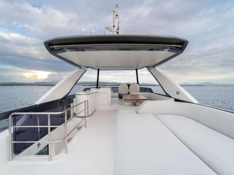 Hyra Lyx yacht med eller utan skeppare Azimut Kroatien  