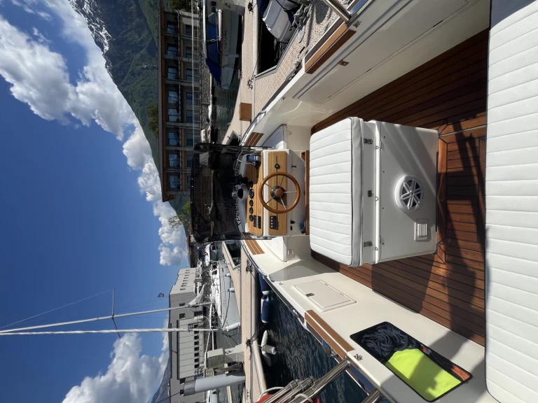 Yacht charter Colico billig Fish 22