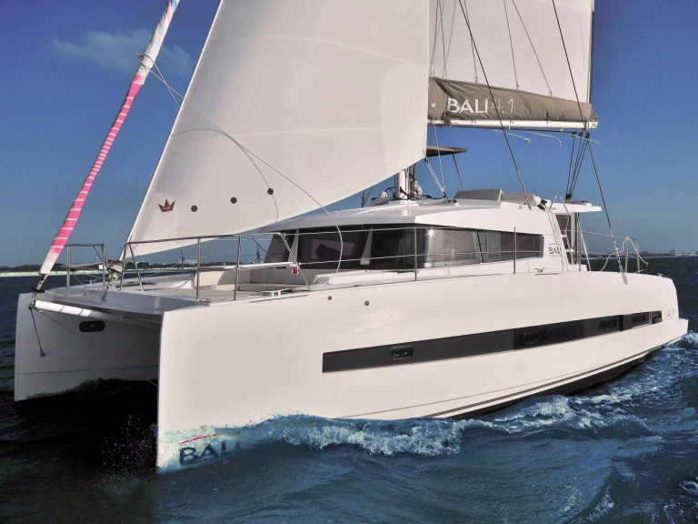 Yacht charter Fa'anui billig Bali 4.1