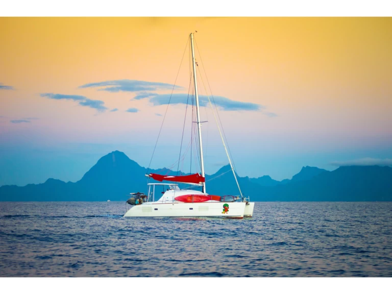 Lagoon Lagoon 380 S2 charter bareboat eller skeppad i Rangiroa