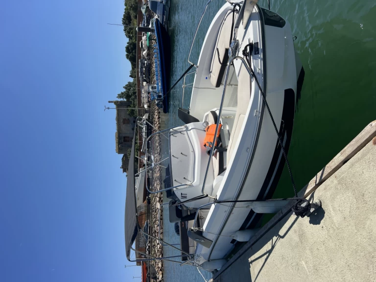 Hyra Motorbåt  med eller utan skeppare Bénéteau Clube Naval De Portimão 