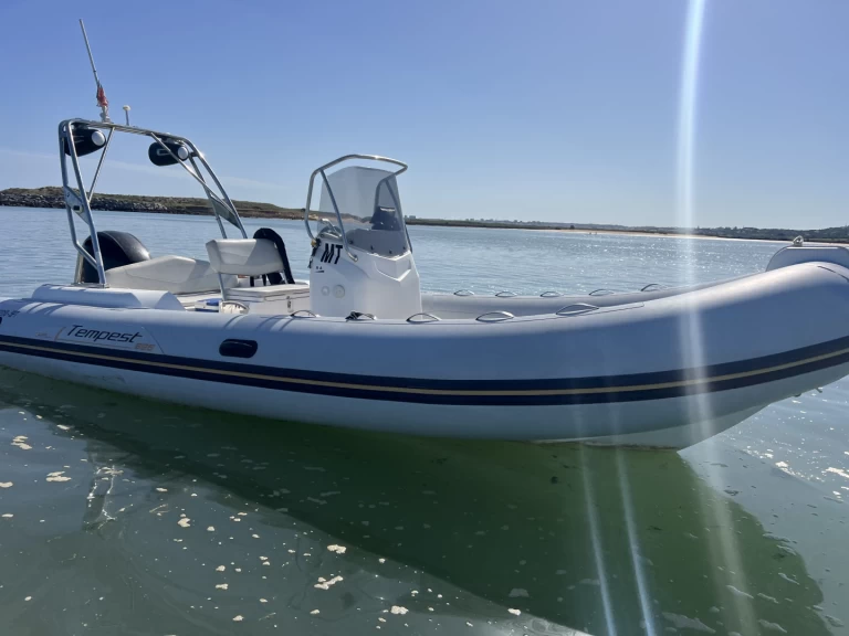Uthyrning Clube Naval De Portimão - Capelli Tempest 625 av Samboat 