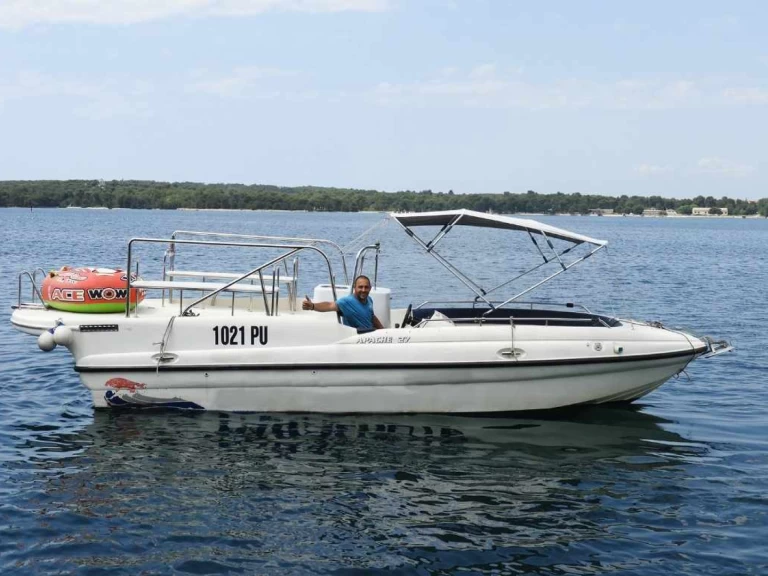 Båtuthyrning SURFRIDER  APACHE WARRIOR 27 i Pula  på Samboat 