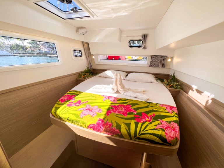 Yacht charter Tikehau billig Lagoon 42