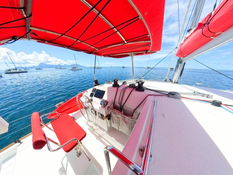 Lagoon Lagoon 400 S2 charter bareboat eller skeppad i Fa'anui