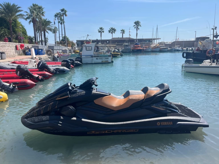 Yamaha Yamaha FX SVHO charter bareboat eller skeppad i Cros-de-Cagnes