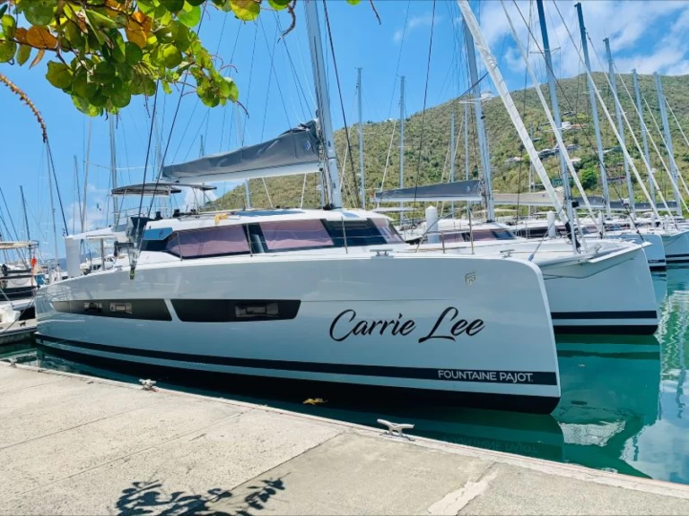 Hyr en Fountaine Pajot Aura 51 Road Town 