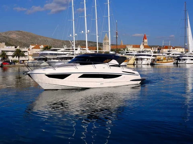 Uthyrning Lyx yacht i Trogir  - Focus Focus Power 36