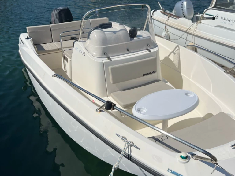 Quicksilver Activ 505 Open charter bareboat eller skeppad i Marseille