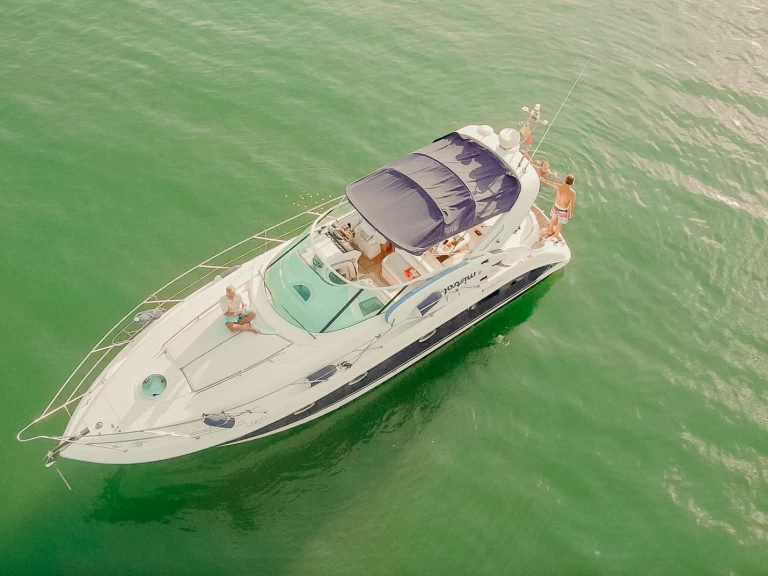 Fairline Targa 40 charter bareboat eller skeppad i Comporta