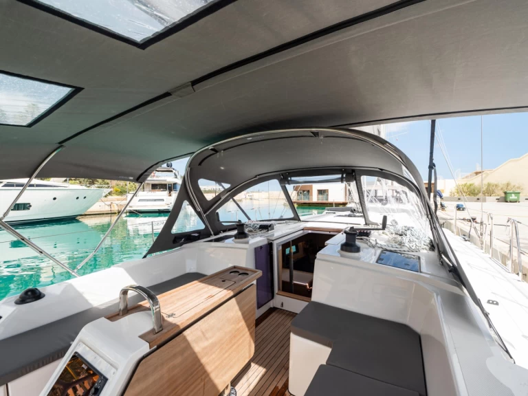 Yacht charter San Ġiljan billig Bavaria C42