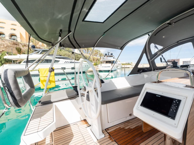Uthyrning Segelbåt  i San Ġiljan - Bavaria Bavaria C42