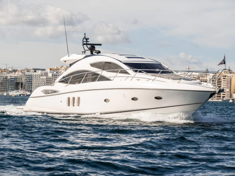 Yacht charter San Ġiljan billig Predator 52