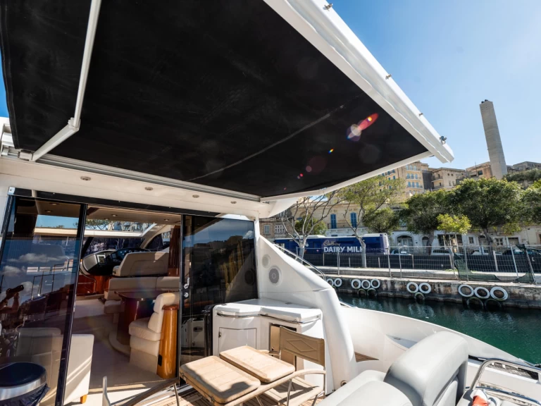 Uthyrning Lyx yacht i San Ġiljan - Sunseeker Predator 52