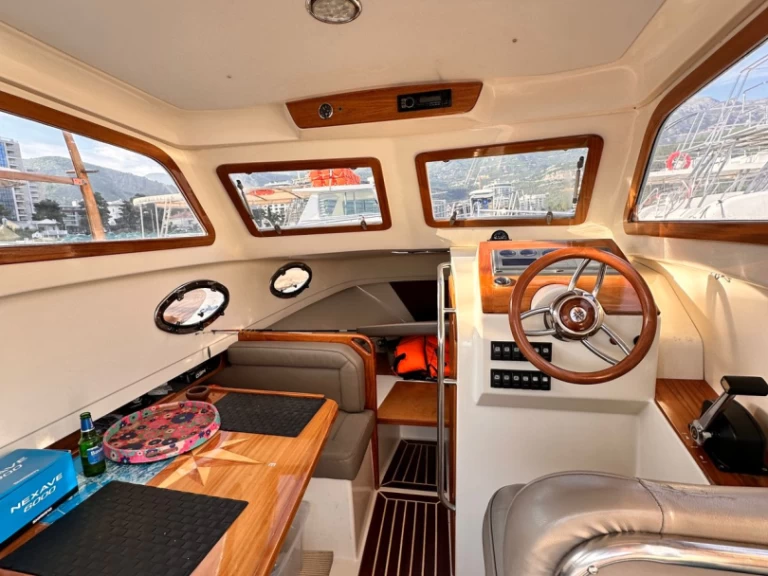 Båtuthyrning Betina 700 i Budva på Samboat 