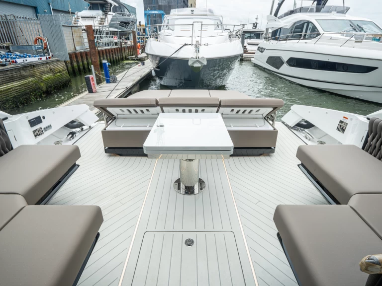 Båtuthyrning Sunseeker Superhawk 55 i San Ġiljan på Samboat 