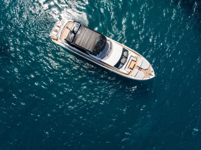 Uthyrning Lyx yacht Sunseeker med en båtlicens 